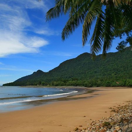 Damai Beach Resort Kuching Exteriör bild