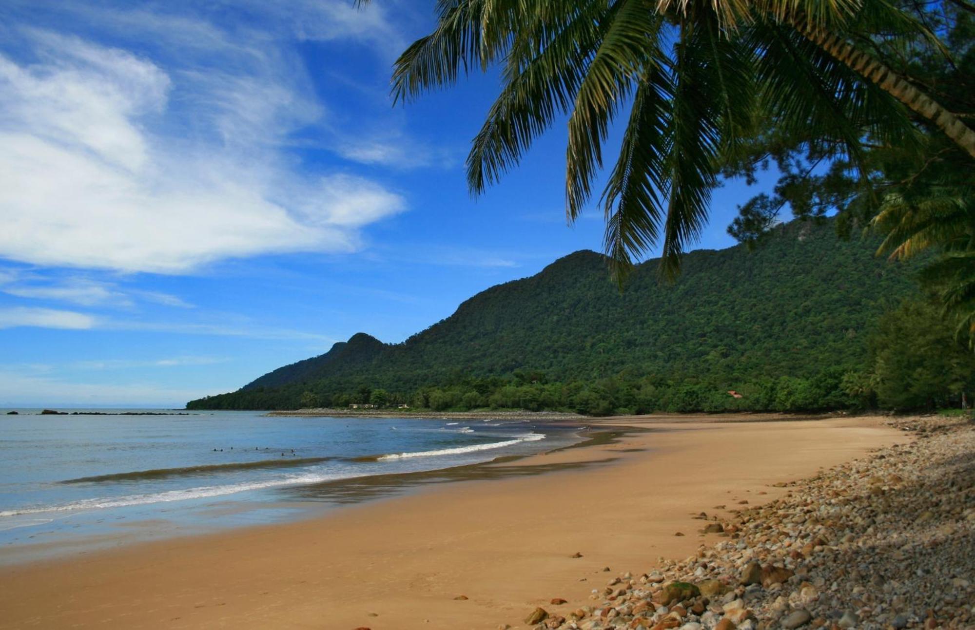 Damai Beach Resort Kuching Exteriör bild